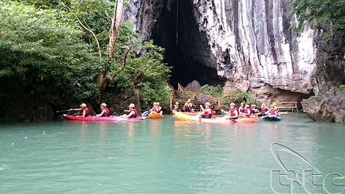 Conquering Toi Cave (Dark Cave) in Quang Binh