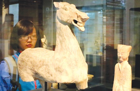 VN Museum Presents Rich Asian Cultures